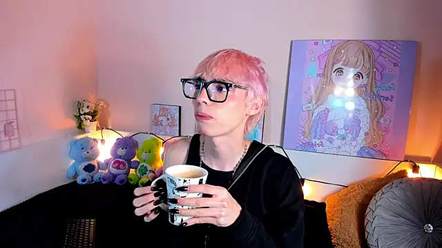 Strawberry Kitty  online show from October 24, 3:27 am