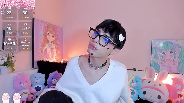 Strawberry Kitty  online show from February 8, 4:21 am