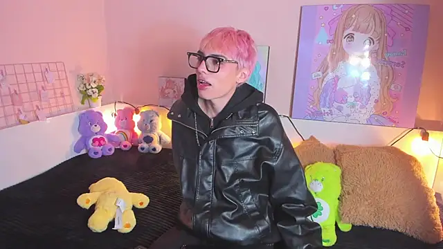 Strawberry Kitty  online show from November 5, 1:47 pm