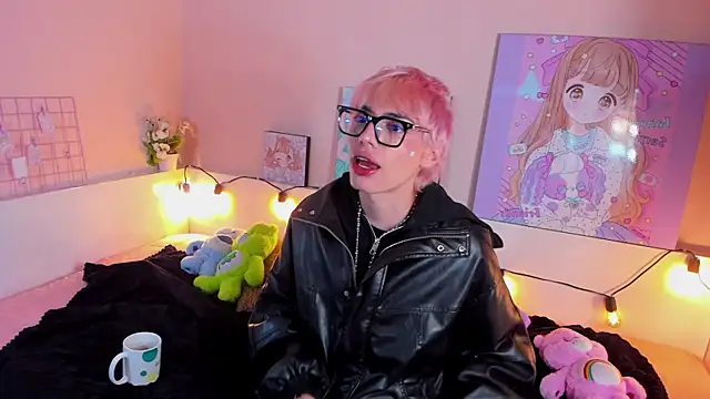 Strawberry Kitty  online show from October 25, 4:00 am