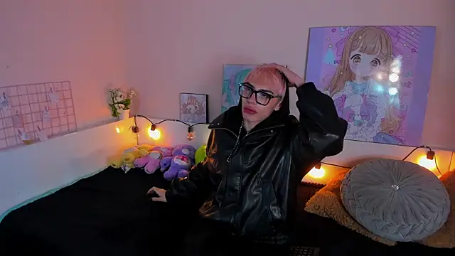 Strawberry Kitty  online show from November 3, 3:23 am