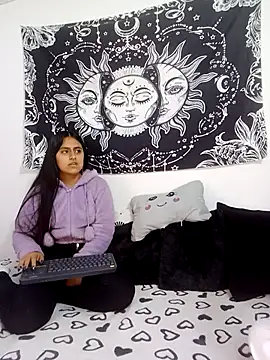 Snapshot of emily_n_abby chatting on October 25, 12:17 pm emily n abby online show from October 25, 12:17 pm