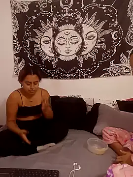 emily n abby online show from March 4, 1:52 pm