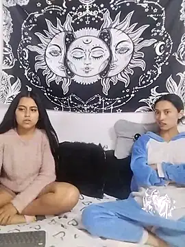 emily n abby online show from April 13, 1:26 pm