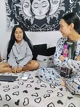 Snapshot of emily_n_abby chatting on June 6, 1:27 pm emily n abby online show from June 6, 1:27 pm