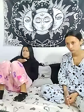 emily n abby online show from April 17, 3:15 pm