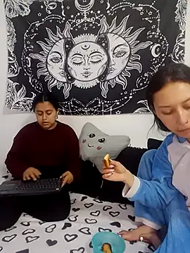 emily n abby online show from March 30, 2:18 pm