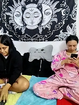 Snapshot of emily_n_abby chatting on June 18, 5:18 pm emily n abby online show from June 18, 5:18 pm