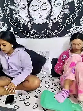 emily n abby online show from May 13, 1:40 pm