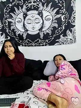 emily n abby online show from April 11, 12:20 pm