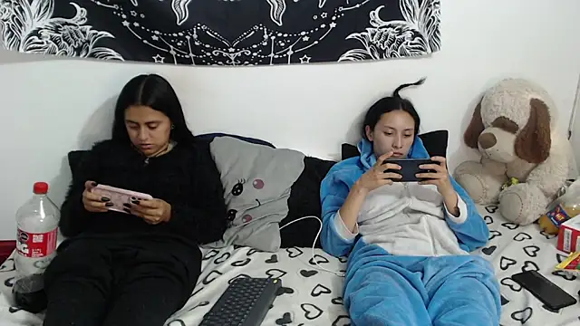 emily n abby online show from May 21, 1:47 am