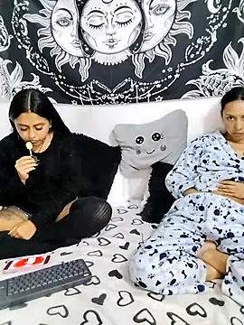 emily n abby online show from May 19, 1:40 pm