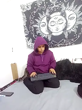 Snapshot of emily_n_abby chatting on November 8, 12:20 pm emily n abby online show from November 8, 12:20 pm