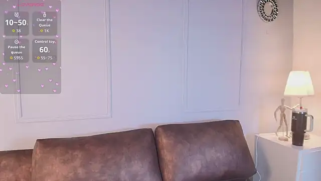 Bellaryy online show from December 4, 1:32 pm