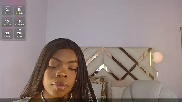 Snapshot of Maiacharris_ chatting on June 19, 12:00 pm Maiacharris online show from June 19, 12:00 pm