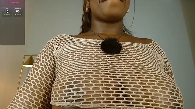 Snapshot of Maiacharris_ chatting on October 18, 6:54 pm Maiacharris online show from October 18, 6:54 pm