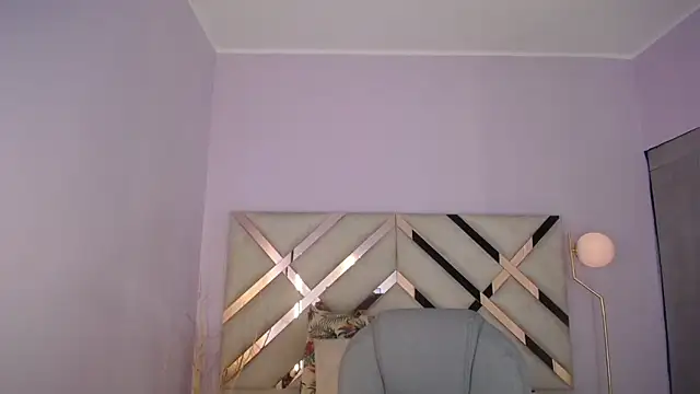 Maiacharris  online show from May 7, 12:41 pm