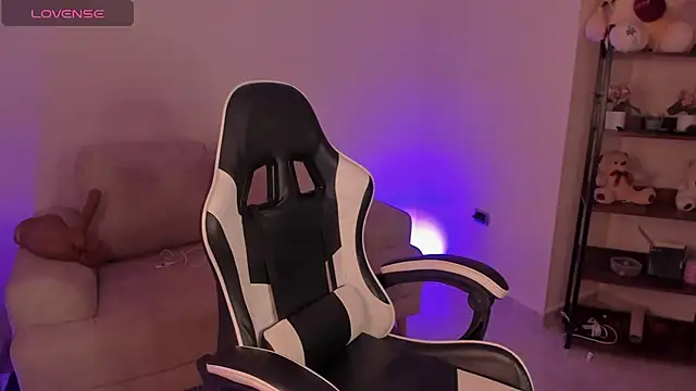 Snapshot of Nina_Blaze chatting on February 22, 2:58 am Nina Blaze online show from February 22, 2:58 am