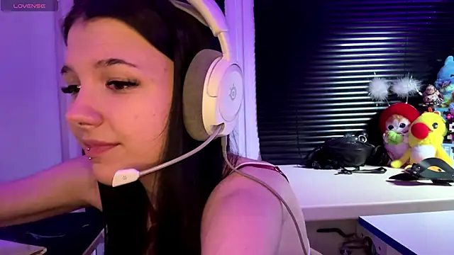 HanaMantanaDell online show from December 3, 3:11 pm