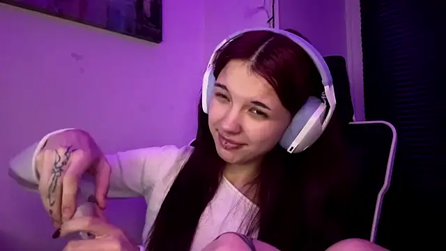 HanaMantanaDell online show from April 18, 7:07 pm