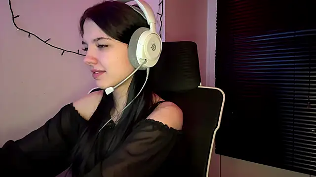 HanaMantanaDell online show from February 6, 4:03 pm