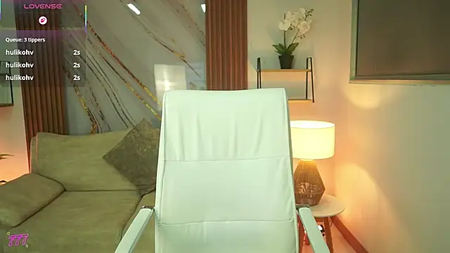 EmilyTurneer online show from February 11, 11:43 am