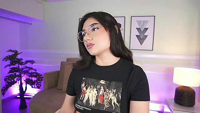 EmilyTurneer online show from November 13, 7:07 pm