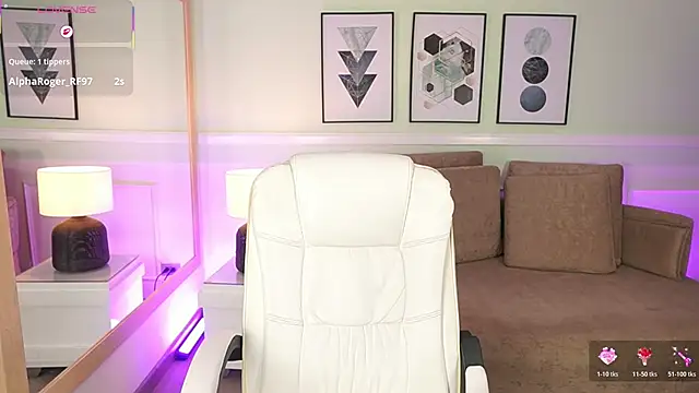 EmilyTurneer online show from March 28, 7:20 am