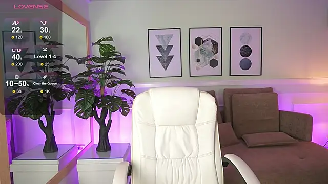 EmilyTurneer online show from February 27, 7:14 pm