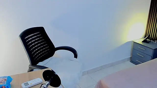 Halleyrosse online show from November 5, 3:53 am