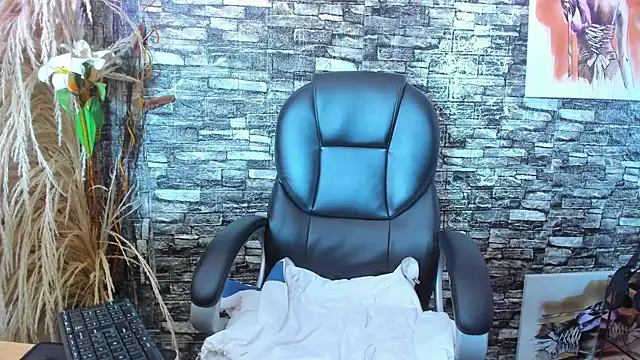 talialadyx online show from December 3, 3:00 pm