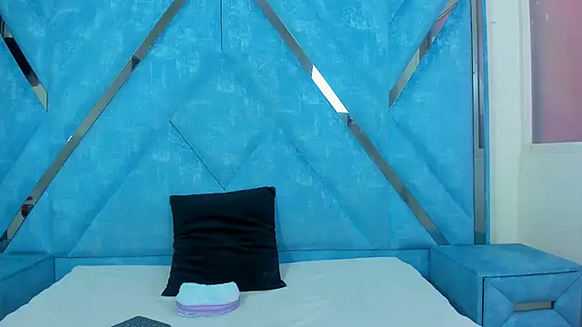 talialadyx online show from April 14, 4:56 pm