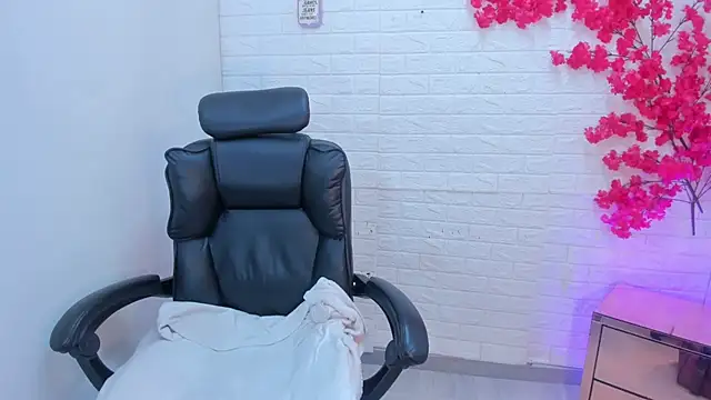 talialadyx online show from March 25, 3:00 pm