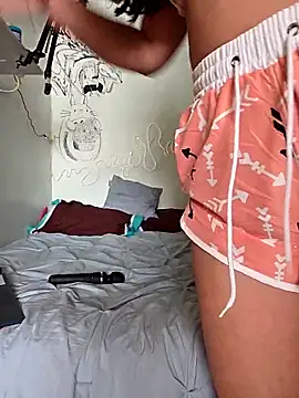 Alissun  online show from April 1, 11:23 pm