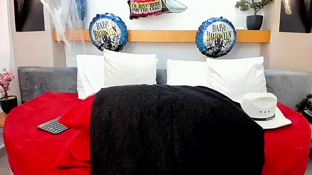 Snapshot of JohnBelRose chatting on October 30, 11:23 pm JohnBelRose online show from October 30, 11:23 pm