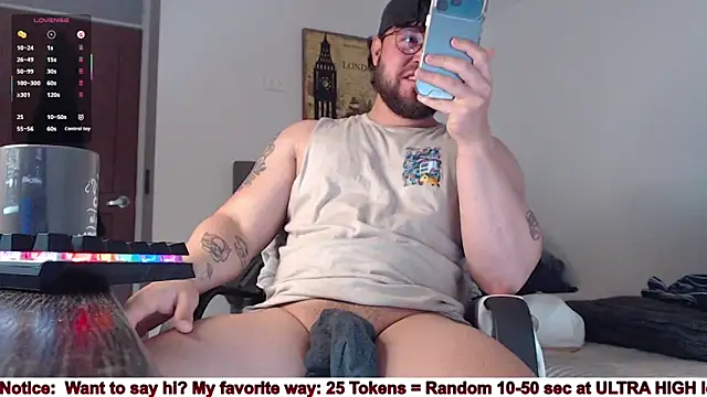 Snapshot of SugaredDigit chatting on February 18, 12:34 pm SugaredDigit online show from February 18, 12:34 pm