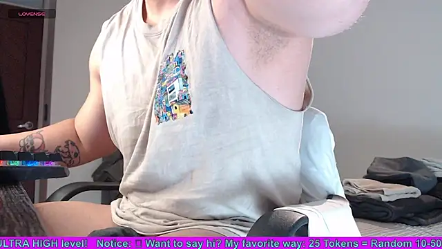 Snapshot of SugaredDigit chatting on February 17, 12:24 pm SugaredDigit online show from February 17, 12:24 pm