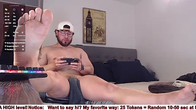 Snapshot of SugaredDigit chatting on February 18, 12:30 am SugaredDigit online show from February 18, 12:30 am