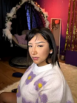 Snapshot of Nefertari__ chatting on October 23, 11:42 am Nefertari online show from October 23, 11:42 am