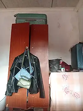 Snapshot of Roronae chatting on November 22, 5:17 am Roronae online show from November 22, 5:17 am