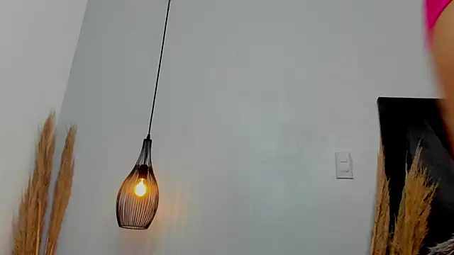 Amelia Brixton online show from December 5, 5:39 am