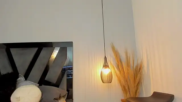 Amelia Brixton online show from March 28, 4:57 am