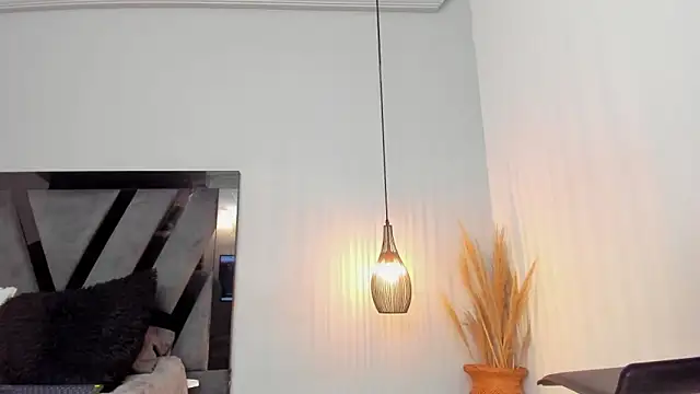 Amelia Brixton online show from March 17, 5:43 am