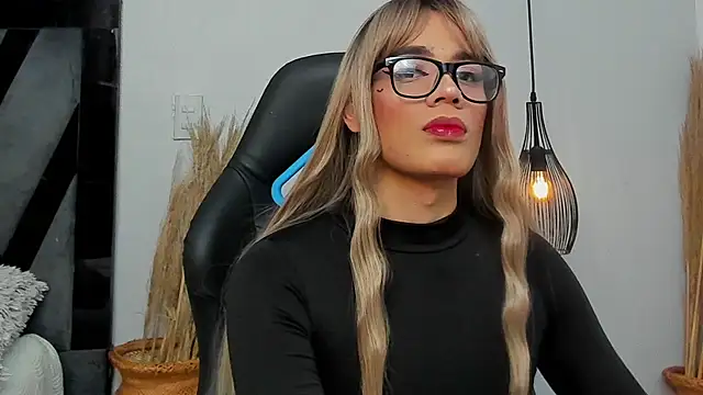 Amelia Brixton online show from December 15, 3:23 am