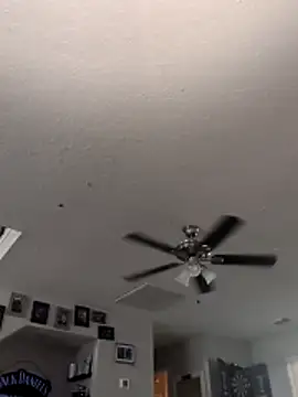 ImKatMeow online show from April 9, 5:19 pm