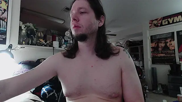 biggerisbetter12 online show from February 9, 11:14 pm