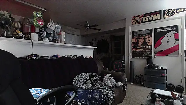 biggerisbetter12 online show from March 25, 6:13 am