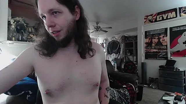 biggerisbetter12 online show from April 30, 8:57 pm