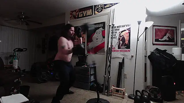 biggerisbetter12 online show from April 5, 7:15 am