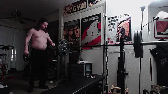 biggerisbetter12 online show from February 25, 4:01 am